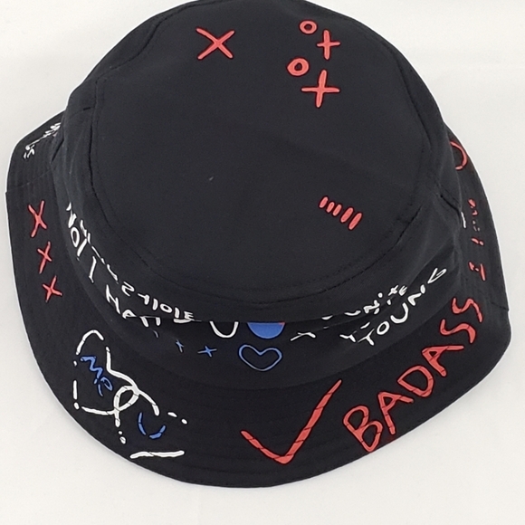 Graffiti Print Bucket Hat Black White - Picture 14 of 14